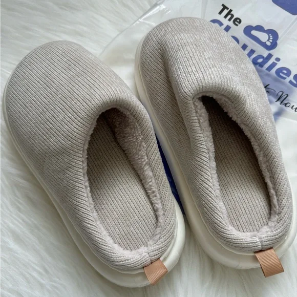 NEW! Cloudies - Cozy Slipper - Picture 8 of 14